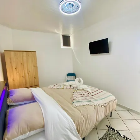 بيت للعطل Salve Maria, Proche Et Centre Ville, Menage Et Draps Compris