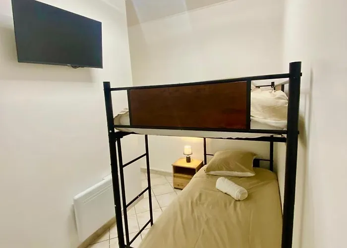 Salve Maria, Proche Et Centre Ville, Menage Et Draps Compris *